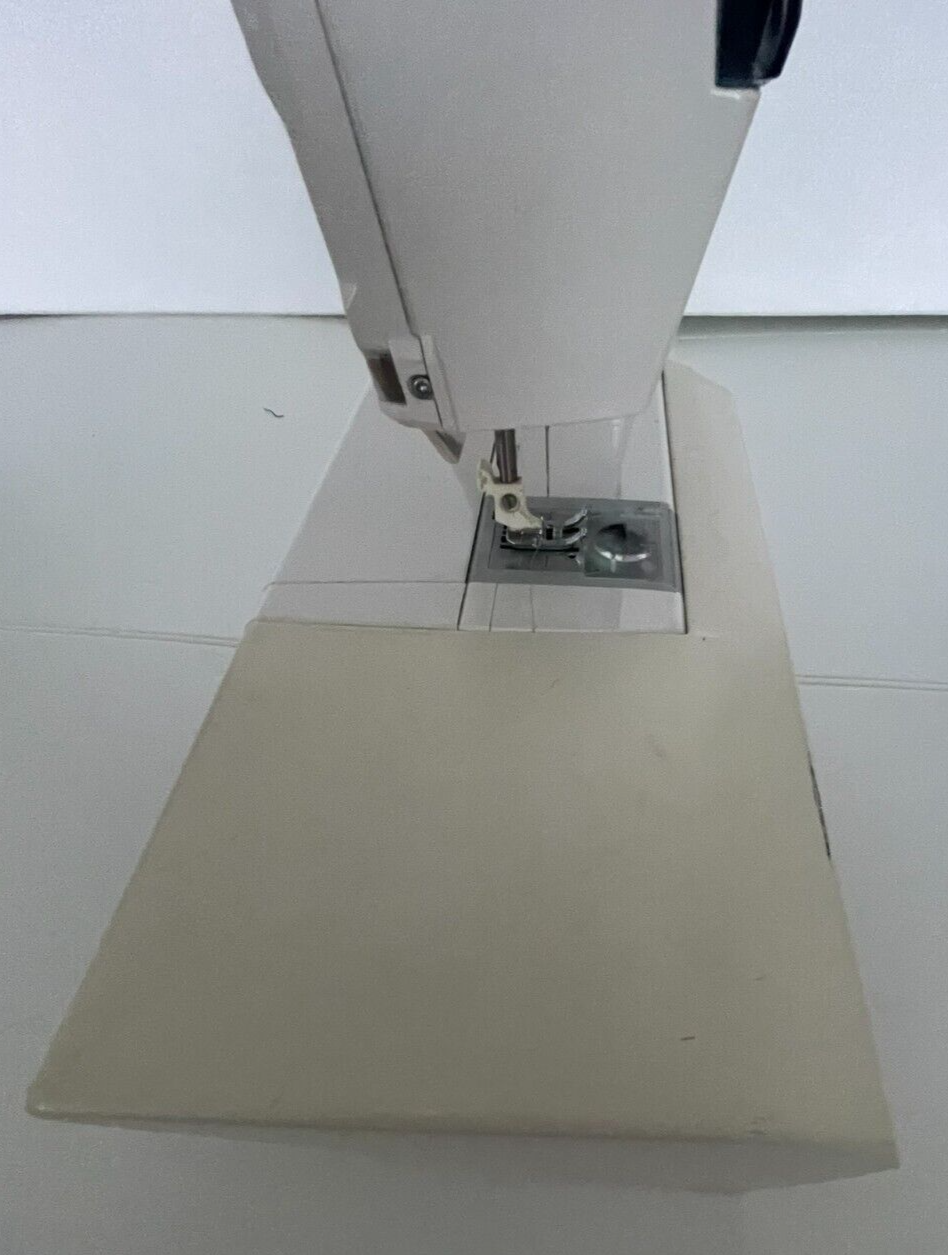 Husqvarna Viking 400 Computer Sewing Machine Made in Sweden ( No Pedal
