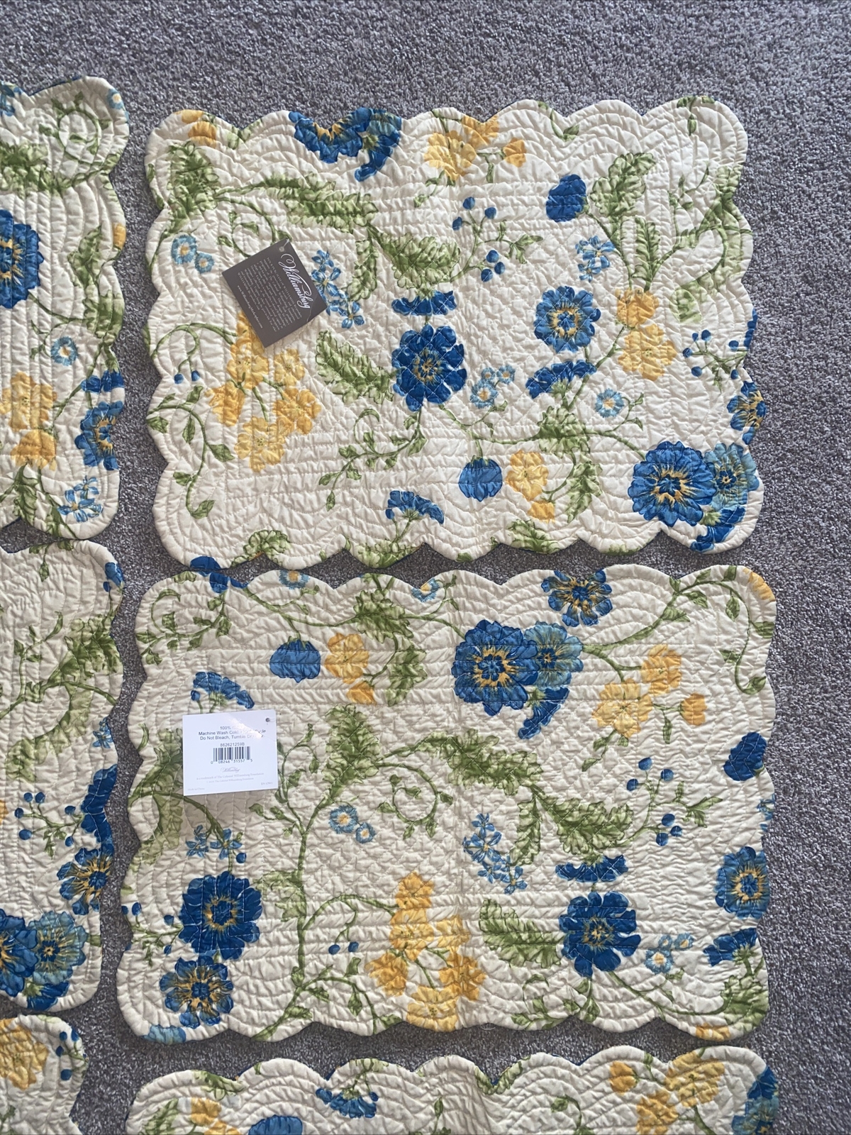 8 Williamsburg Placemats 2010 Reversible Daisy Blue Yellow Green