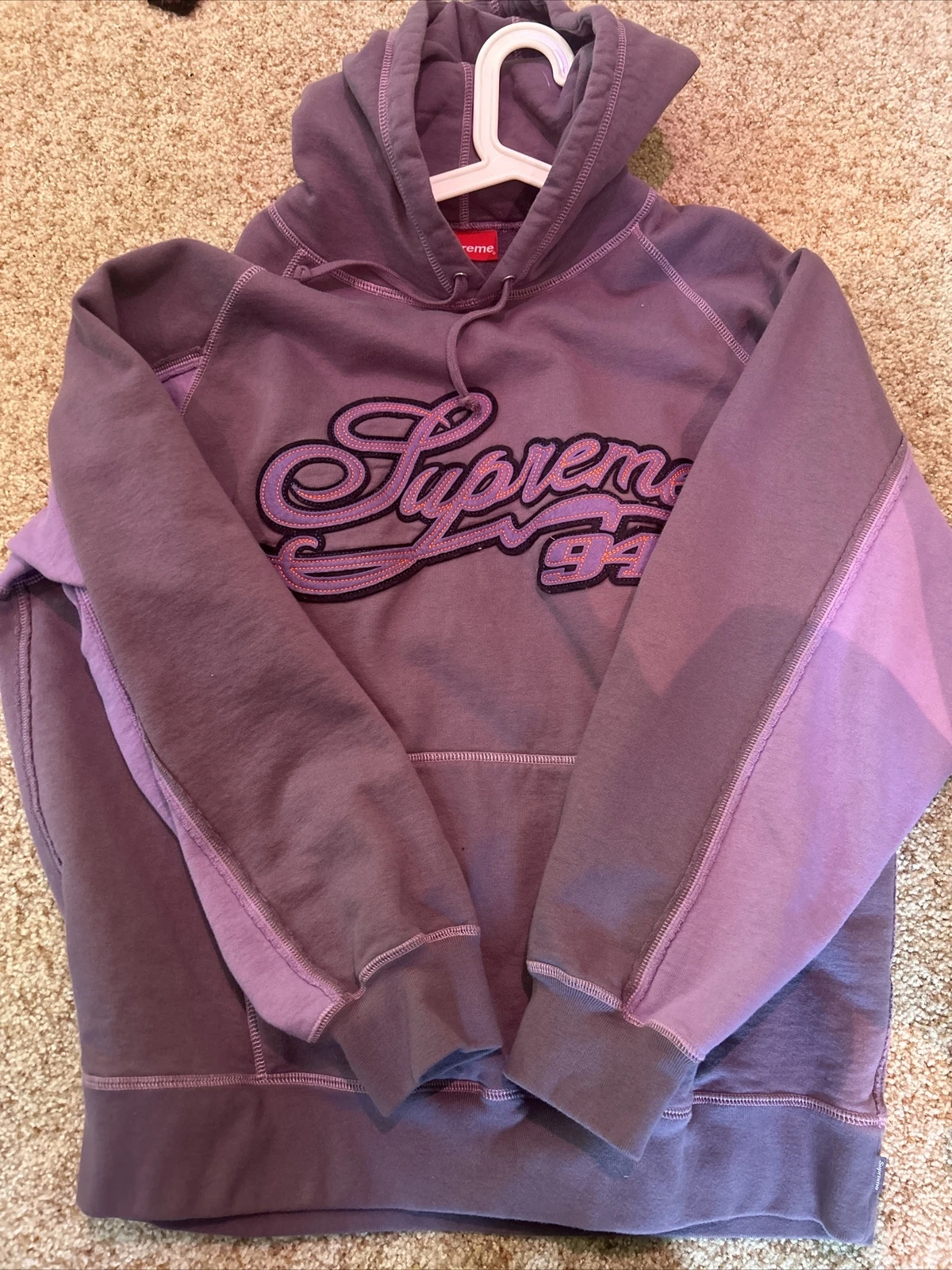 Sweat à capuche Supreme Skateboard violet brodé taille L. NEUF