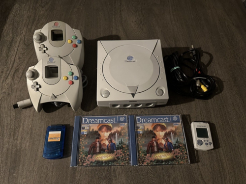 Sega Dreamcast + 2 Controllers + Memory Card + 1 Game Shenmue II - Picture 1 of 14