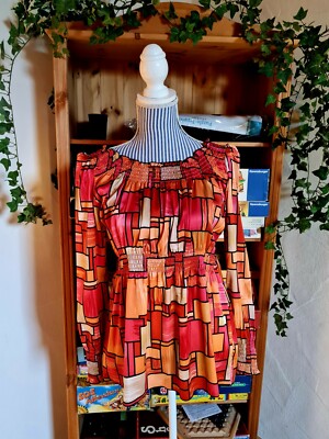   Seidige süsse Bluse Gr. M 38 v. TREND/OVS NEU!