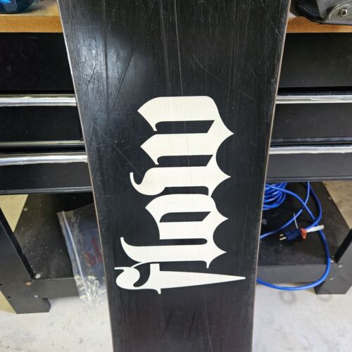 FLOW Icon 156cm Snowboard Ramones Series - Picture 11 of 14
