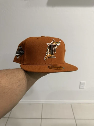 New Era Hat Club “Campfire” Marlins Sz: 7 1/2