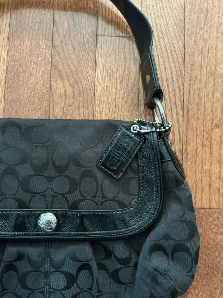 Bolso de Hombro Hobo Coach Vintage Y2K Negro Firma Lona Herrajes Plateados Foto 2 de 4