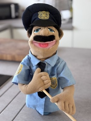 Melissa & Doug Handpuppe Polizist Officer Cyrus Muppet Stil mit Führungsstab