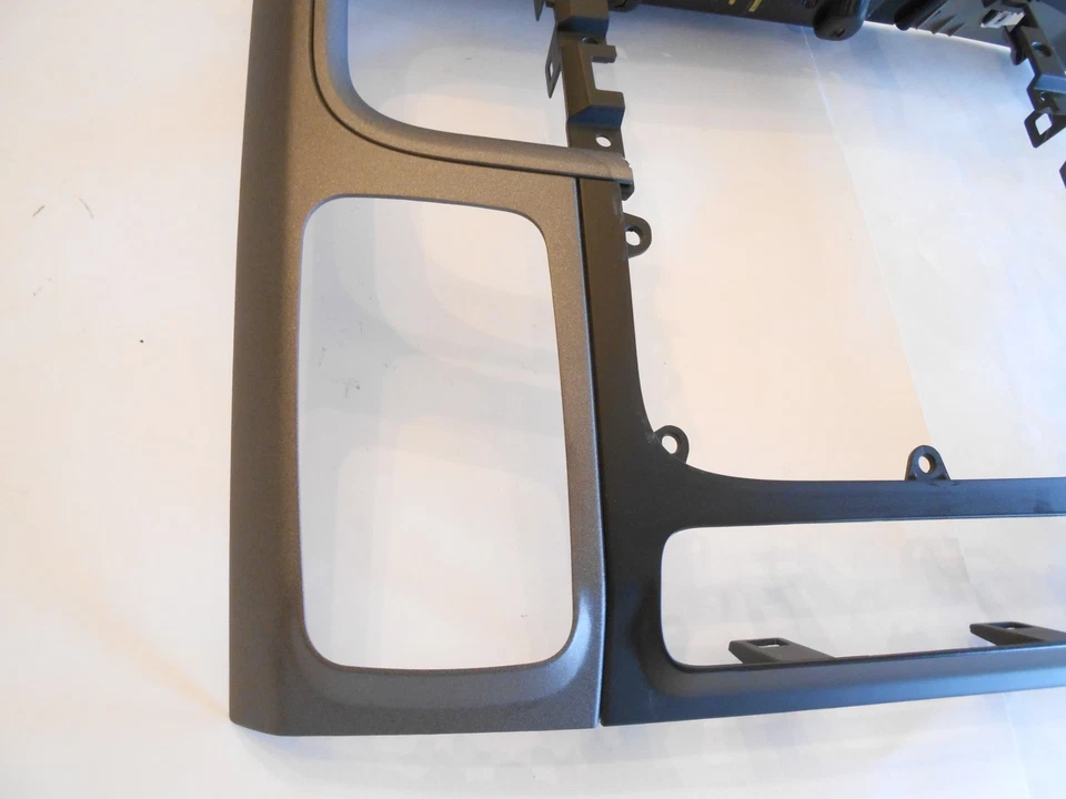 Radio bisel pila central, moldura ST, para asiento de banco Ram 1500 2500 3500 2013-2018 Foto 3 de 4