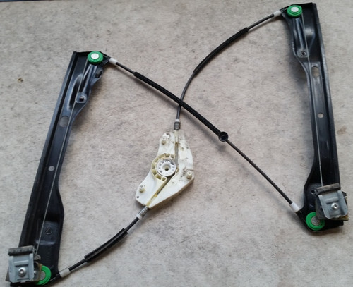 VW Passat Variant B6 (3C5) Gestänge Fensterheber vorn links 3C1837461L