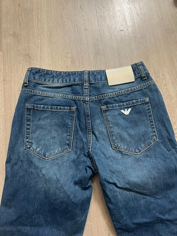 Pantalones de mezclilla AJ Armani para mujer desgastados de pierna recta talla 26 Foto 4 de 4