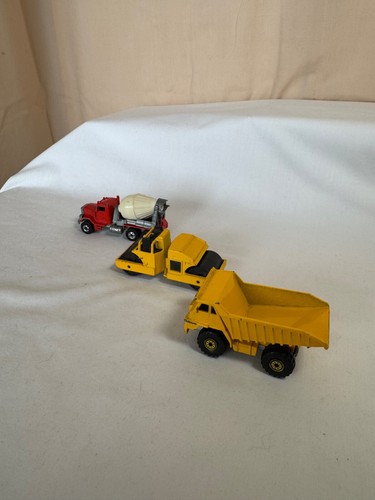 Lot of 3 VTG Hot Wheels Construction Vehicles Cement Mixer Roller Dump Truck - Picture 9 of 10