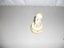Vintage Trinket Box Boy Child Praying Cross