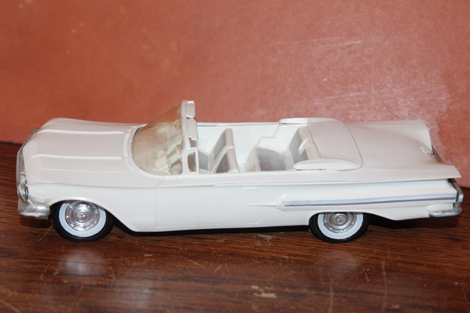 Buen Estado SMP 1960 Chevrolet Impala Converdeible Fricción Funcionan con Altos Buen Estado SMP 1960 Chevrolet Impala Converdeible Fricción Funcionan con Altos