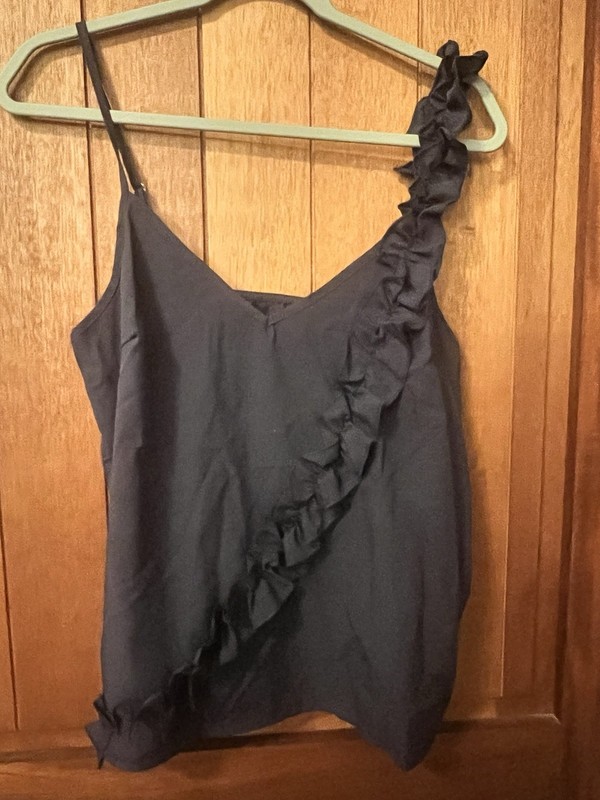 Juniors Black Sleeveless Blouse Size Medium