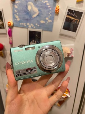 Nikon COOLPIX S220   Ultra-Slim, Stylish Point & Shoot for Everyday Moments