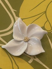 1950s  Vintage Hand Carved Alaskan Flower Brooch Pin With Alaskan Raw Gold Nuget