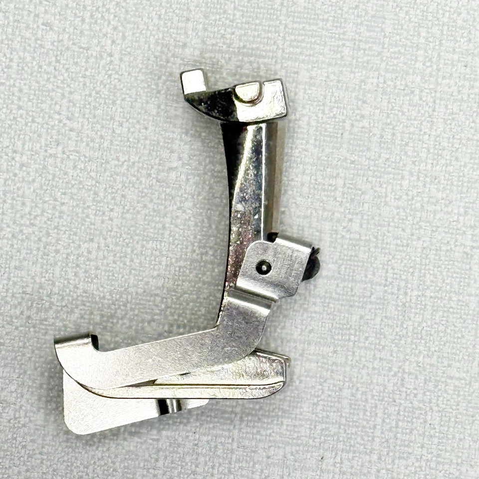 Genuine Bernina #5 Blindstitch Foot 5.5mm and 9mm - New-Style - Image 3 of 3