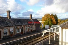 PHOTO  LLANDRINDOD WELLS RAILWAY STATION IN THE TRUNCATED WELSH RAILWAY NETWORK