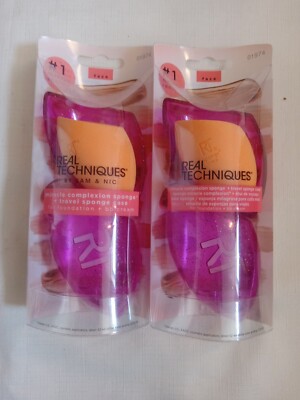 2 Real Techniques Miracle Complexion Beauty Sponge Makeup Blender + Travel Case