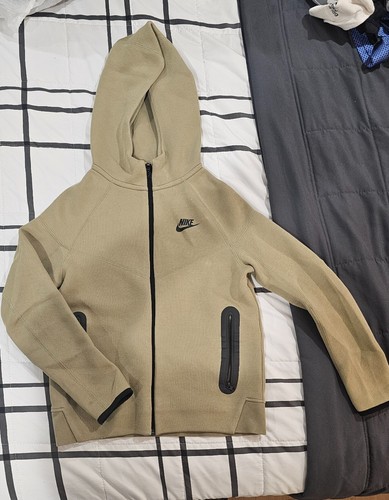Nike Tech Fleece Kids size M Zip Hoodie