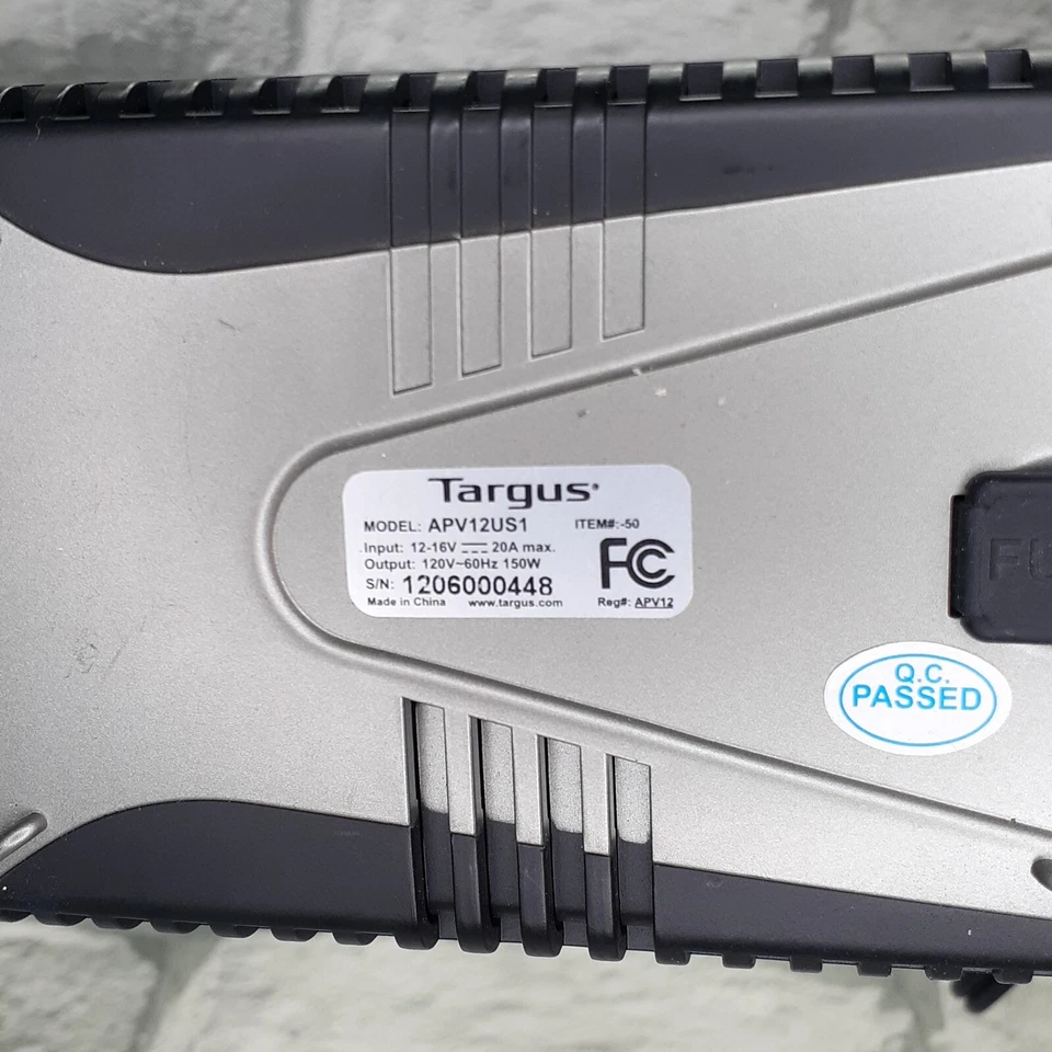Targus APV12US1 150W Auto/Air Power Inverter - Image 3 of 4