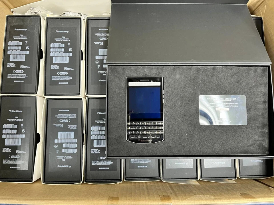 BlackBerry Porsche Design P'9983 - 64GB - Carbon (Unlocked BlackBerry Porsche Design P'9983 - 64GB - Carbon (Unlocked