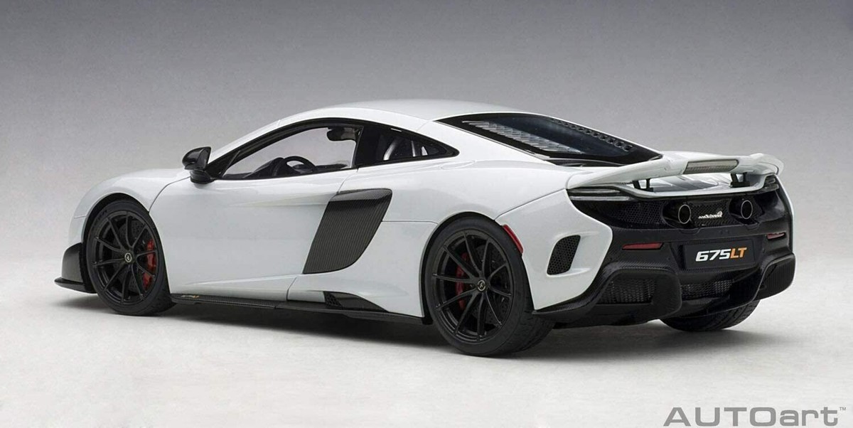 AUTOart 76046 1/18 マクラーレン 675LT ホワイト 1/18 Mclaren 675Lt Silica White Full Open Composite Model