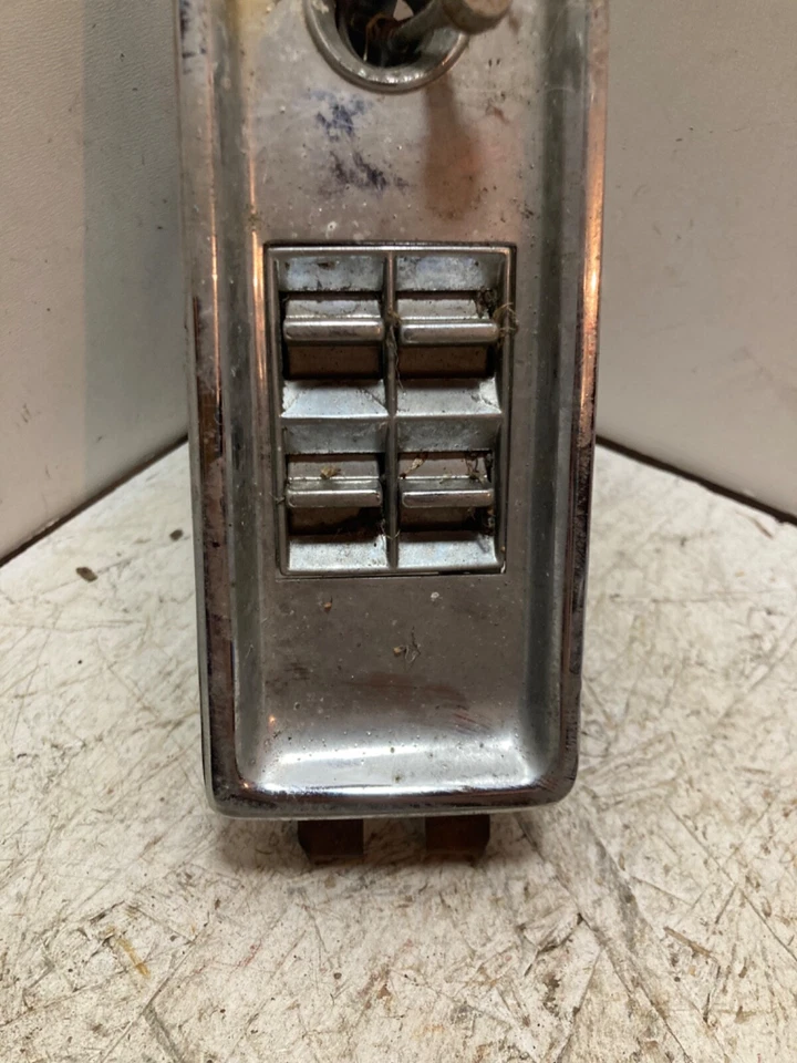 Interruptor de ventana eléctrica Buick Riviera Electra Centurion 1971-73 Foto 3 de 4