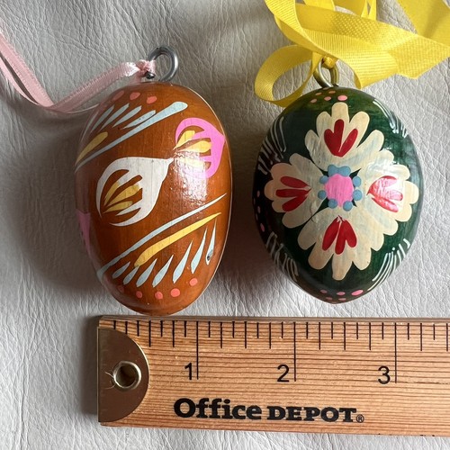 Hand Painted Wood Egg Floral Ornament Russian? Set of 2 - Picture 6 of 7