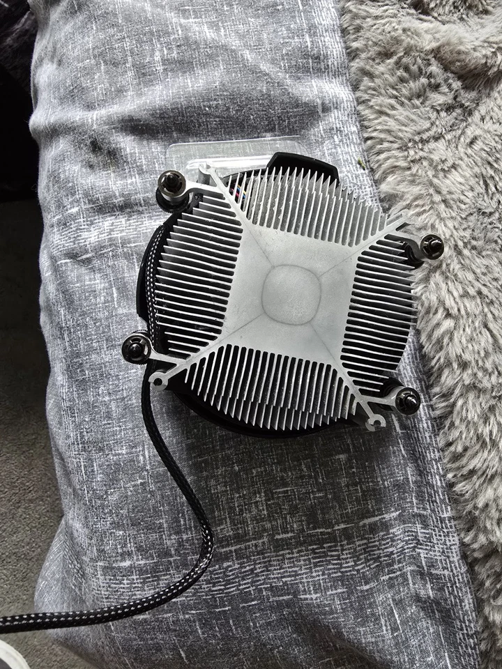 AMD Ryzen 5 2400G 3.6 GHz Processor with Radeon Vega 11 Graphics - Image 4 of 4