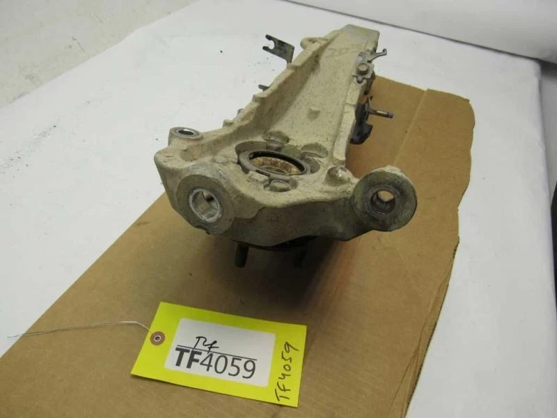 M35 2006-2010 pasajero suspensión delantera husillo nudillo buje cojinete rueda OEM Foto 3 de 4