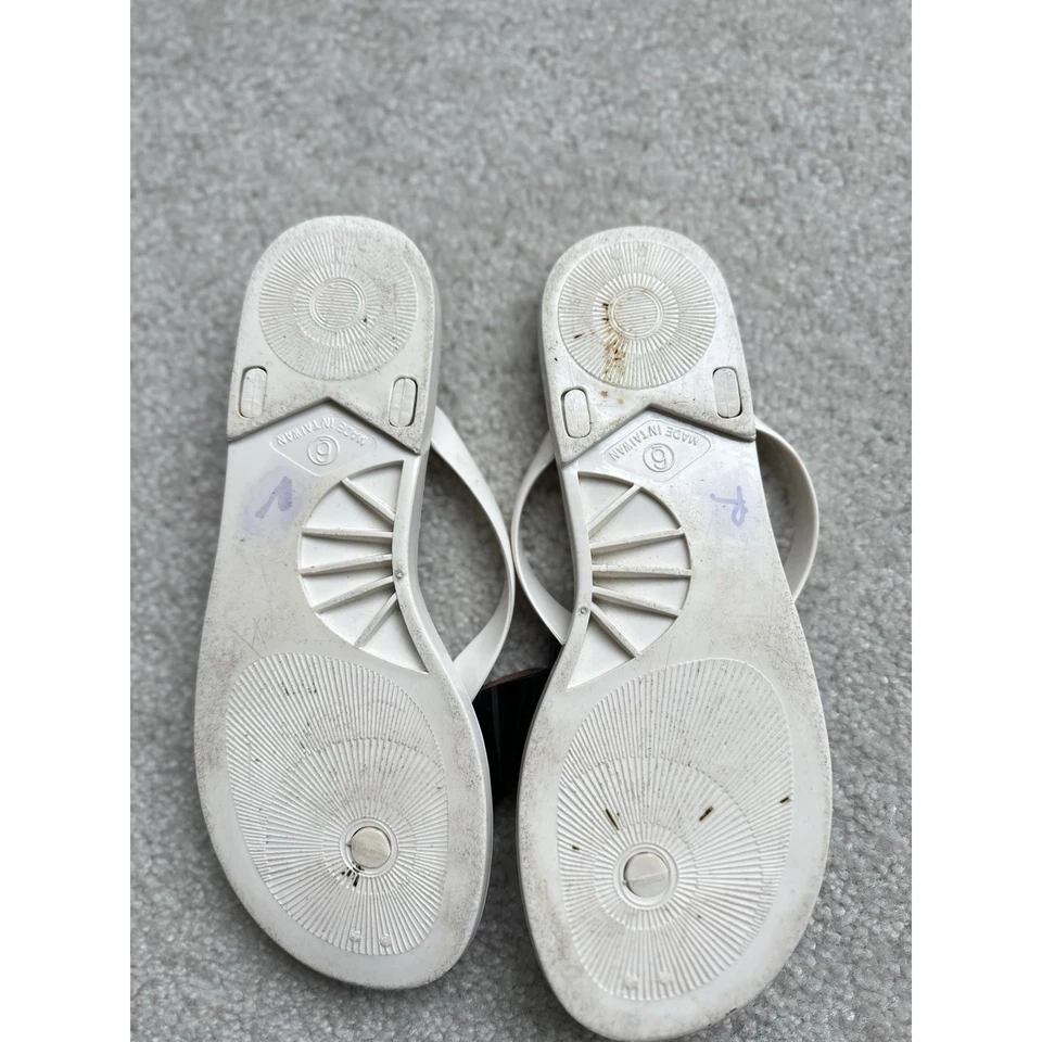 Chanclas TED BAKER 6 blancas y negras Foto 4 de 4