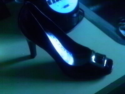 B C B G GIRLS BLACK PATENT PEEP TOE SILVER BUCKLE 4'' HEELS 8.5 M