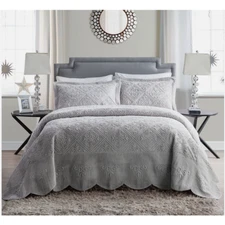 King Quilt Set, 3-Piece Bedding with Matching Shams, Modern Room Decor