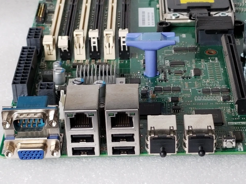 IBM 00W2268 LGA1366 DDR3 SDRAM PCI PCI-E X3300 M4 - Image 2 of 4