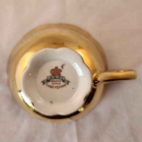 Fancy Saji Tea Cup and Saucer - Many Fruit Pattern - Heavy Gold - - Picture 6 of 14