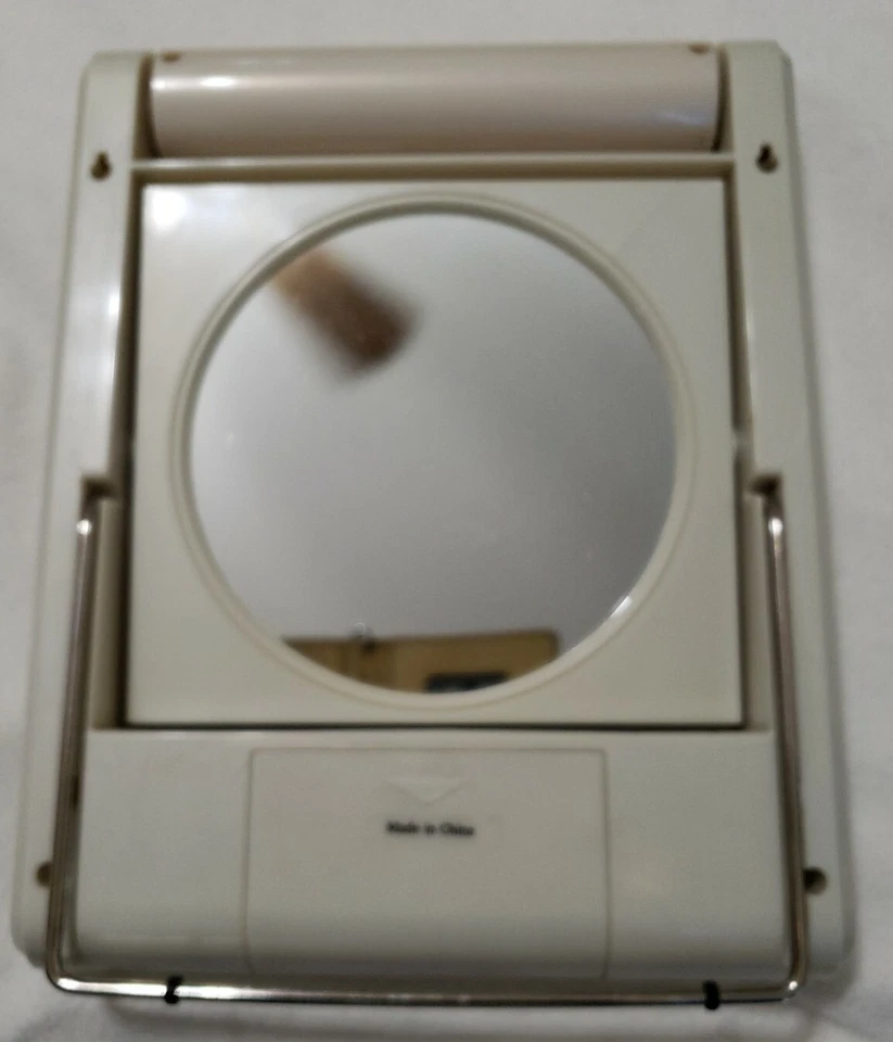 Revlon Perfect Look Travel Light Magnifying Makeup Mirror 1x/3x. Case,power cord - Image 3 of 4