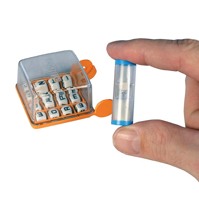 World's Smallest BOGGLE Word Letter Game Travel/Pocket Toy Miniature - Image 3 of 4