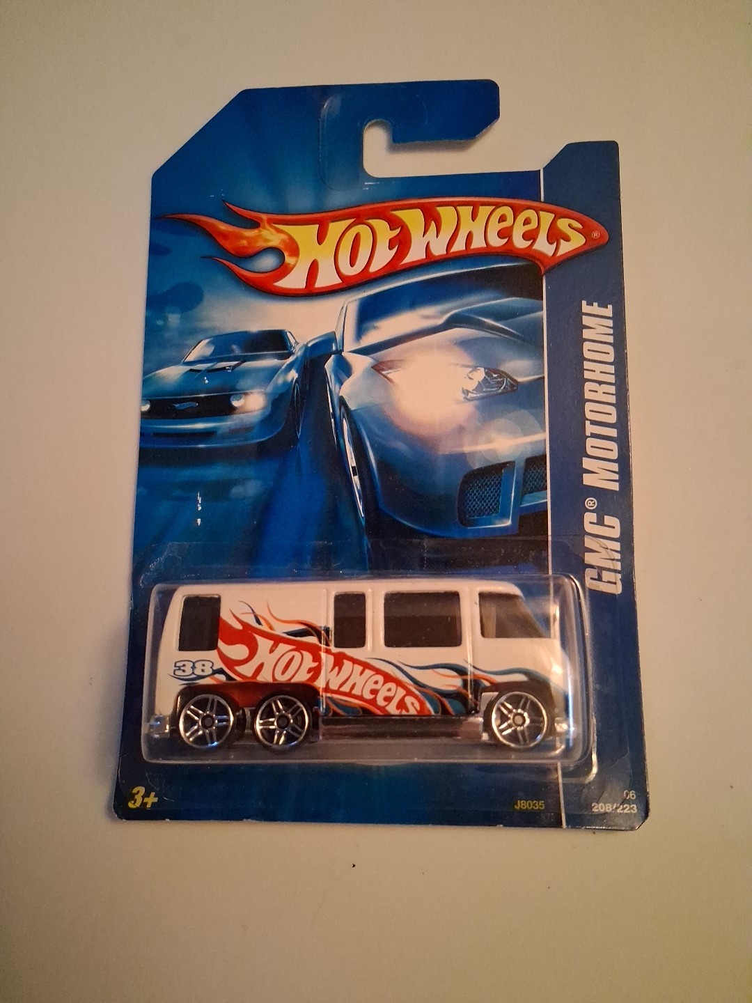 Hot Wheels 2006 GMC Motorhome 208/223 White Kmart Exclusive ￼