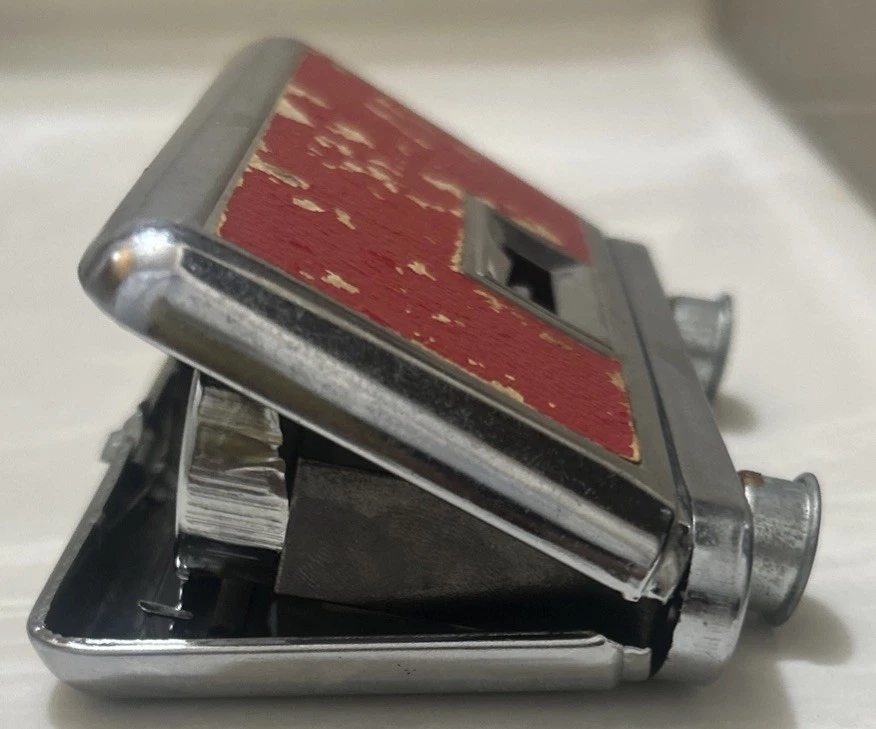 Vintage Crystal Lenses 2.5X Arrow Pocket Binoculars. Made In Japan. - Image 4 of 4