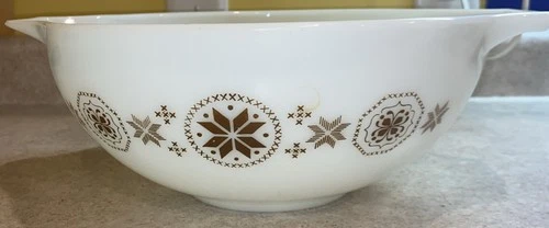 Vintage Pyrex Town and Country Pattern 444 Mixing Bowl 4 Qt White With Gold