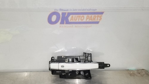 21 CHEVY TAHOE EXTERIOR DOOR HANDLE FRONT RIGHT PASSENGER WHITE CHROME