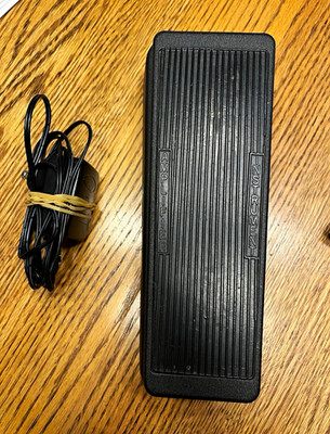 Dunlop Cry Baby Classic Wah Guitar Pedal model GCB95F, Missing Rubber Feet