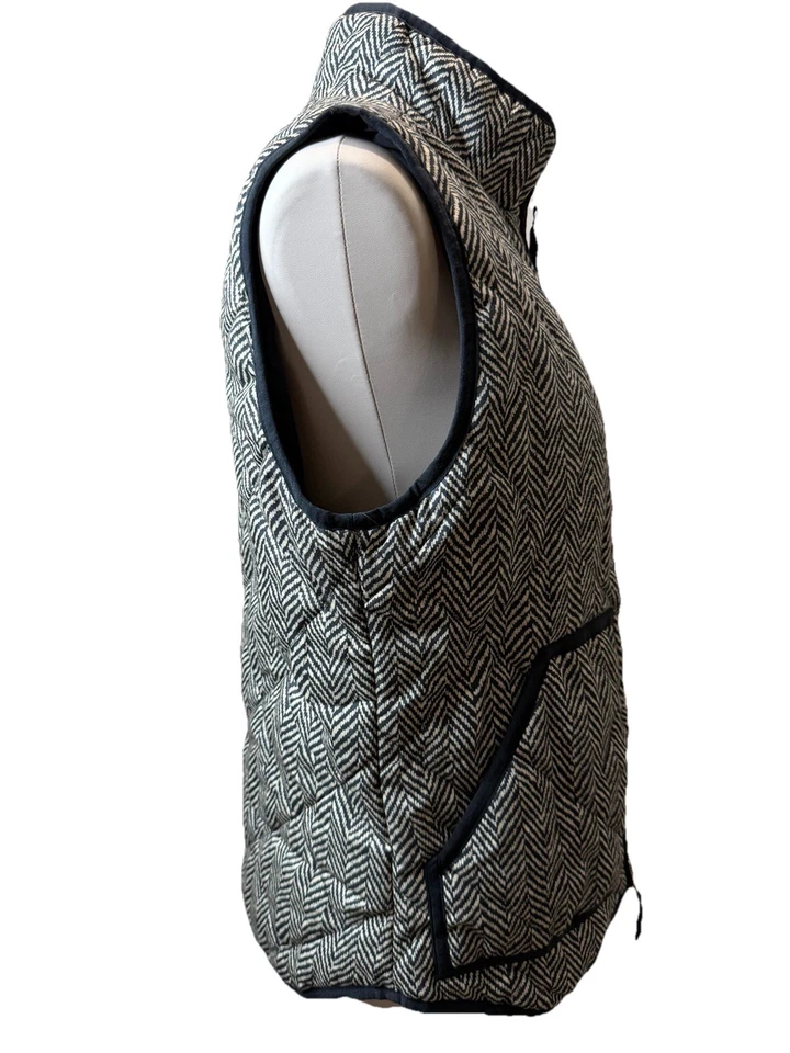 Chaleco acolchado de espiga J.Crew para mujer talla mediana negro blanco cremallera frontal acolchado Foto 3 de 4