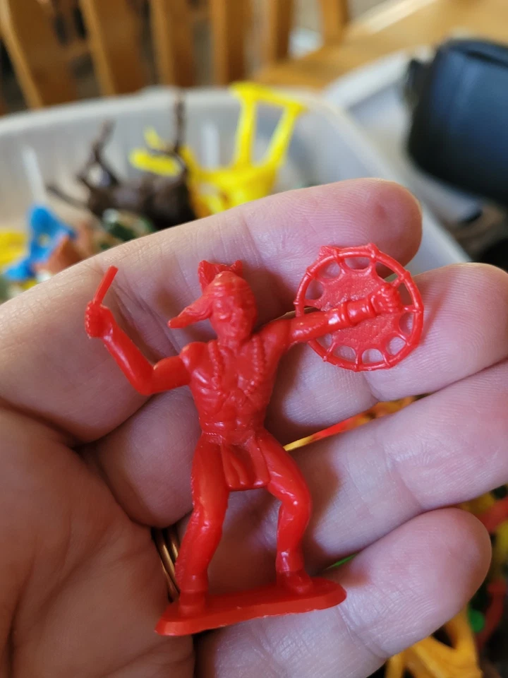 Huge lot Vintage Plastic Toy Army Men Cowboys Horses Indians Estate Wild West - Image 2 of 4