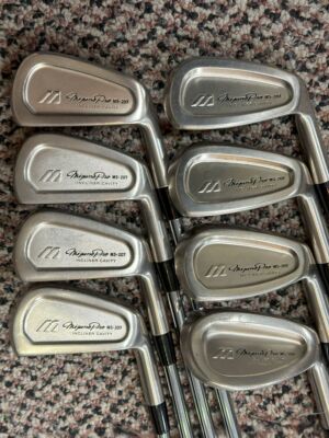 Mizuno Pro MS-207 Iron Set 4-SW -1/2'' DG R400 Regular Flex Shafts Royal Grips