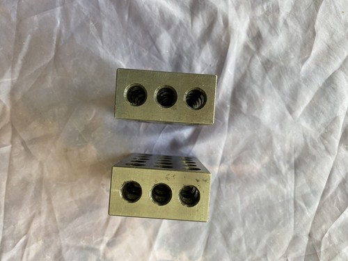 VINTAGE PAIR OF PRECISION MADE 1 2 3 BLOCKS - BOTH HAVE THE SAME HOLE PATTERNS - Picture 5 of 8