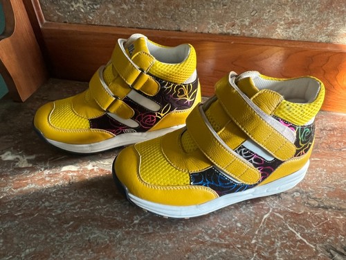 Mt. Emey 2683-W Orthopedic Yellow Shoes Size Y4.5 Strap closure Apis - Picture 2 of 10