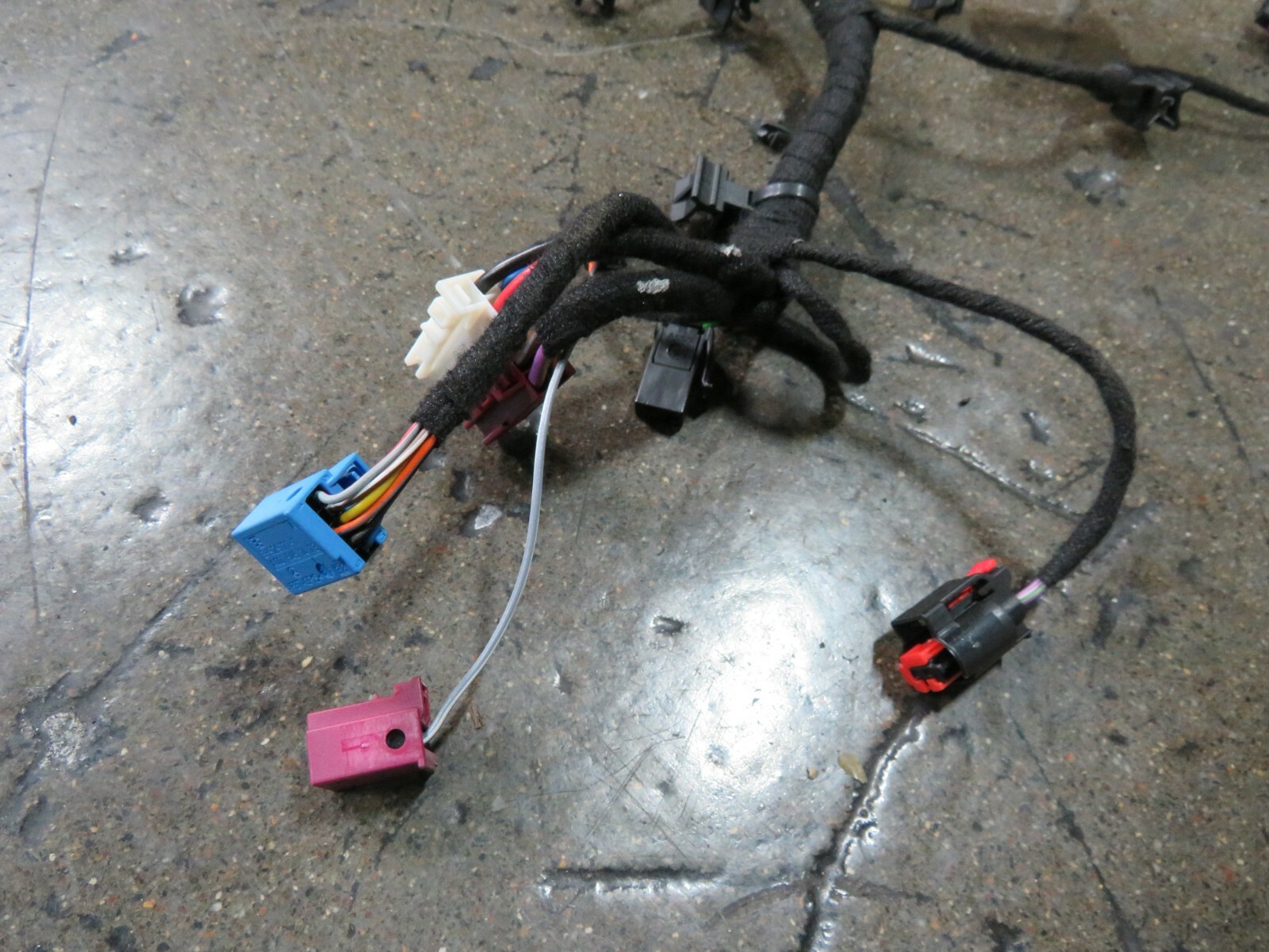 Maserati Ghibli, RH, Right, Rear Door Panel Wire Harness, Used, P/N 6700086160