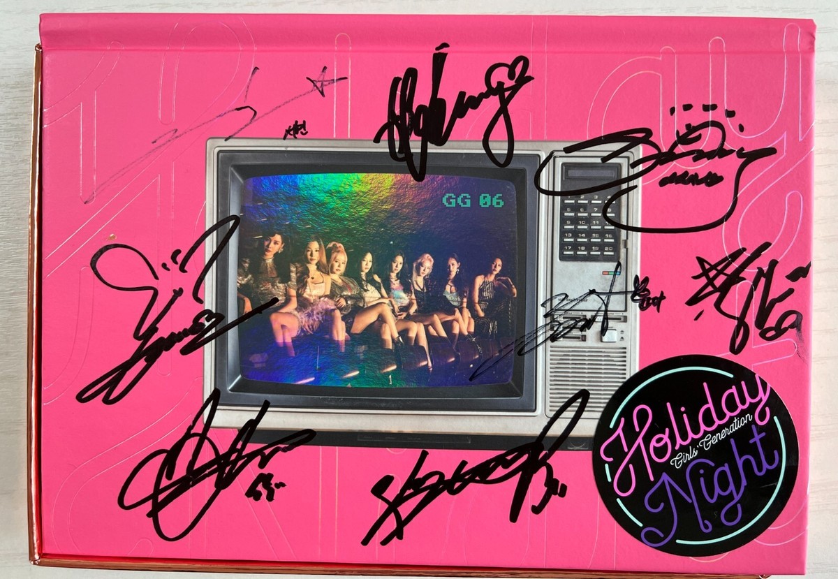 SNSD [Holiday Night] ALL MEMBER AUTOGRAPHED SIGNED ALBUM GIRLS