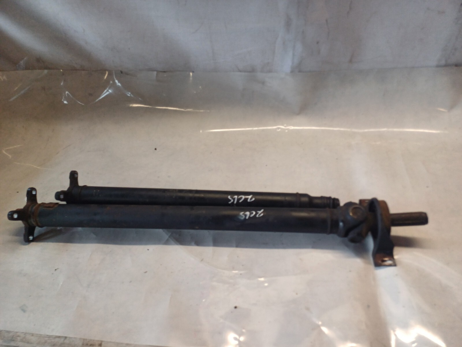 2cls* Mercedes W212 CLS W218 350 CDI Drive Shaft Propeller Shaft A2124109606