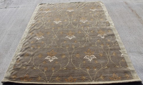 R0238 Gorgeous Woolen Handmade Tibetan Area Rug 5.7' x 7.9', Made in Nepal - Picture 4 of 8